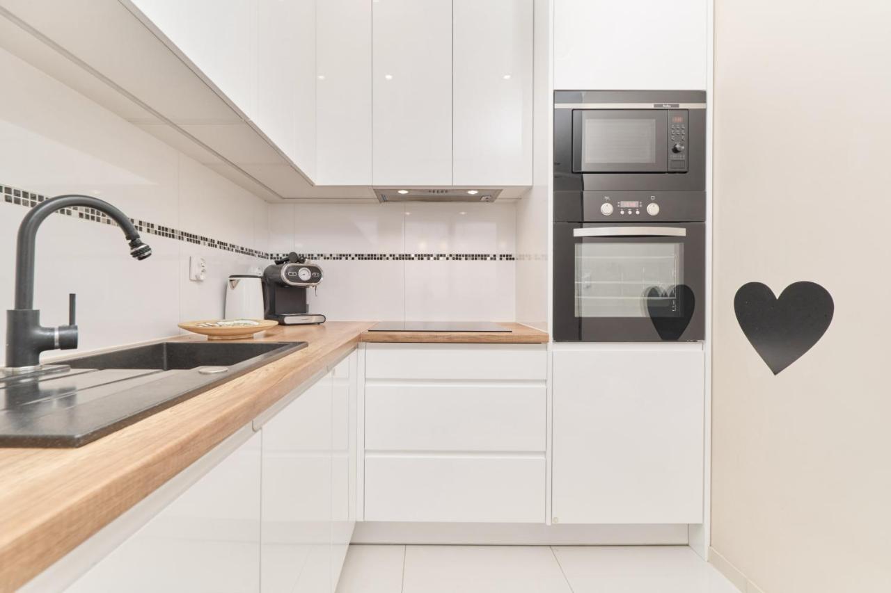 Apartment Wroclaw Krakowska With Balcony And Free Garage By Noclegi Renters 외부 사진