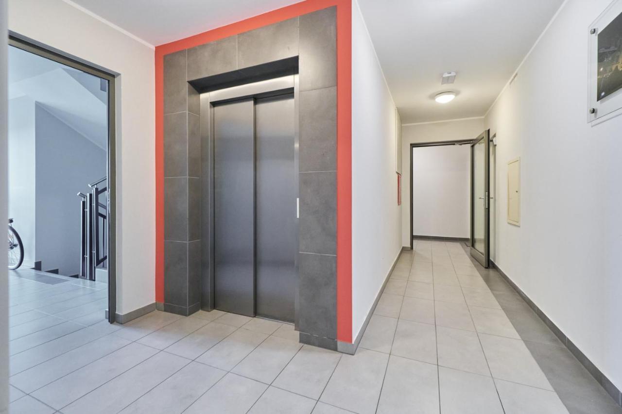 Apartment Wroclaw Krakowska With Balcony And Free Garage By Noclegi Renters 외부 사진