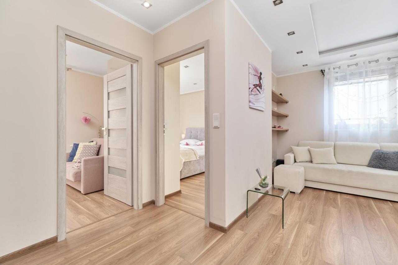 Apartment Wroclaw Krakowska With Balcony And Free Garage By Noclegi Renters 외부 사진