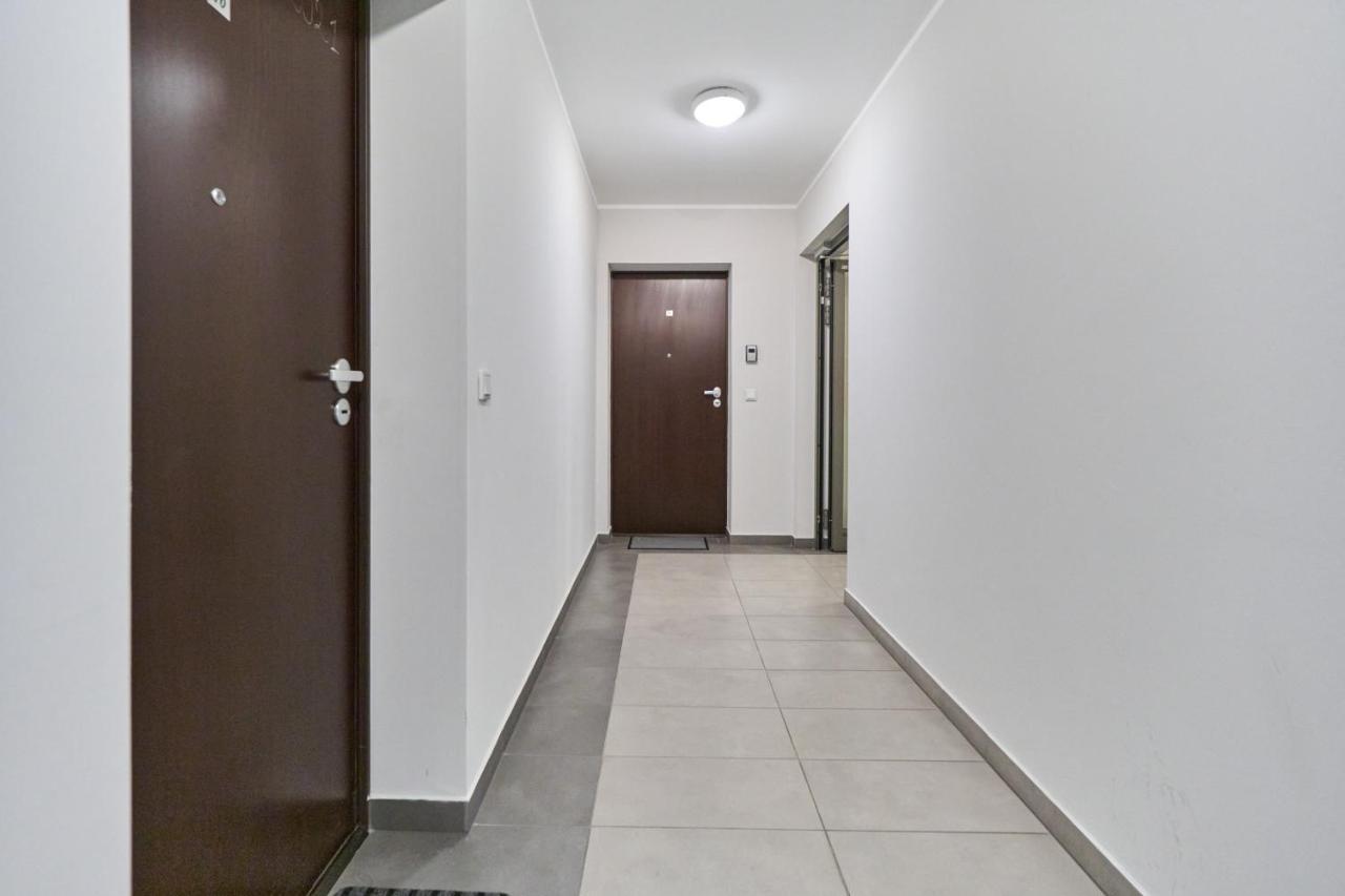 Apartment Wroclaw Krakowska With Balcony And Free Garage By Noclegi Renters 외부 사진