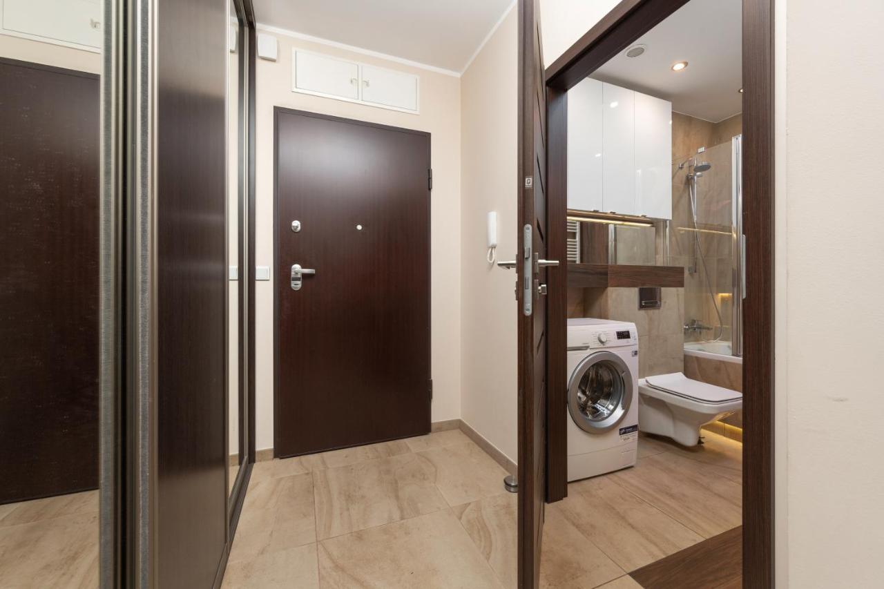 Apartment Wroclaw Krakowska With Balcony And Free Garage By Noclegi Renters 외부 사진