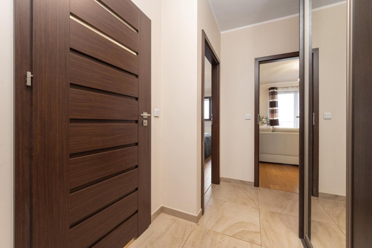 Apartment Wroclaw Krakowska With Balcony And Free Garage By Noclegi Renters 외부 사진
